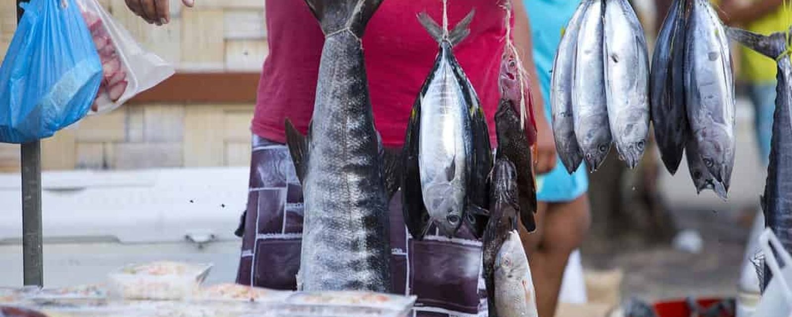 Local Produce & Markets Saveurs exotiques dans votre panier : guide d’achat des produits locaux à Tahiti