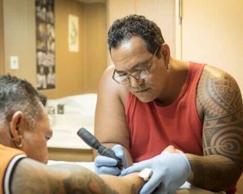 Tahiti Tourisme Tatoo GLB -5-21_© Grégoire Le Bacon