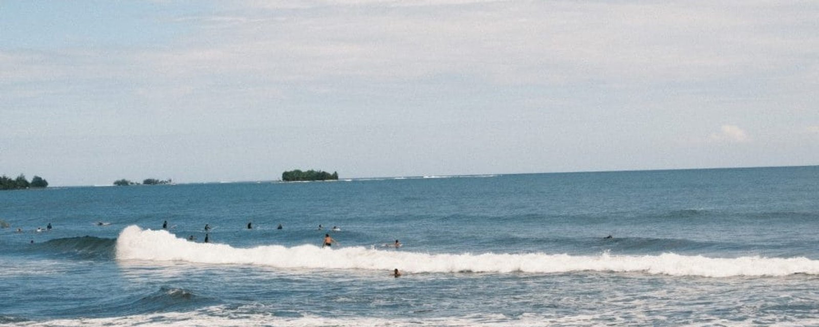 PAPENOO Surf à Tahiti : Du Débutant au Pro, Trouve Ton Spot Préféré sur l’île