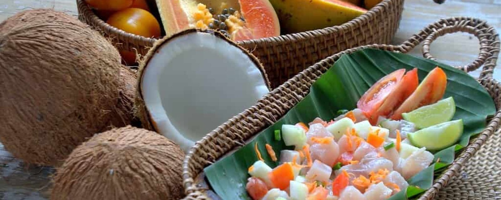 Traditional,Tahitian,Tuna,Salad Le Brunch du Dimanche à Tahiti ou Ma’a Tahiti : Un Festin Gourmand aux Saveurs Locales