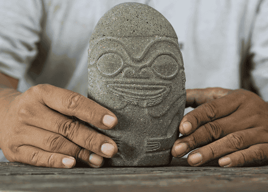 Art sacré du Fenua : Derry Changuy, sculpteur marquisien Art sacré du Fenua : Derry Changuy, sculpteur marquisien