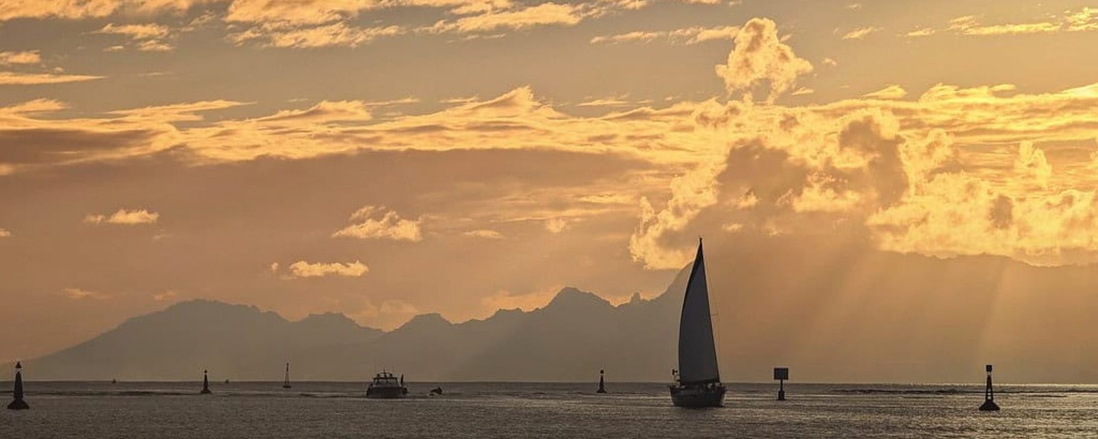 coucher-soleil-sunset-tahiti-ruben-chang Voyage Polynésie française 2025 : guide complet pour préparer votre séjour idéal à Tahiti