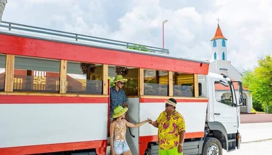 P2_FAKARAVA_00036_FAKARAVA_GregoireLeBacon