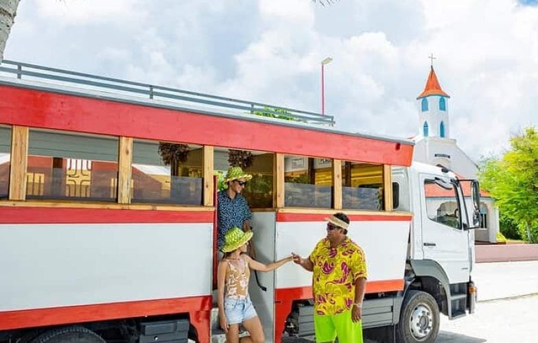 P2_FAKARAVA_00036_FAKARAVA_GregoireLeBacon